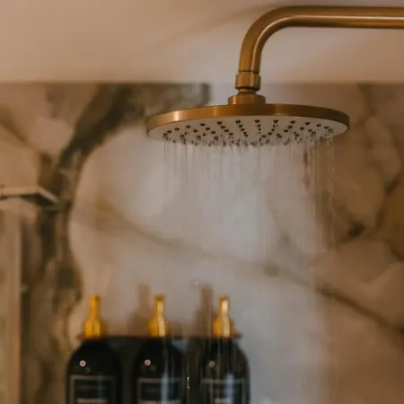 Bumble In Feriehus *